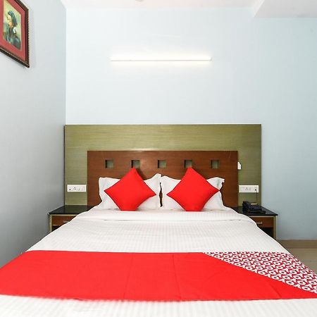 Hotel Balaji Grand Kākināda Zewnętrze zdjęcie