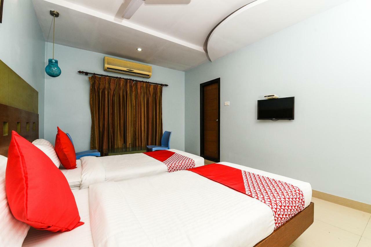 Hotel Balaji Grand Kākināda Zewnętrze zdjęcie