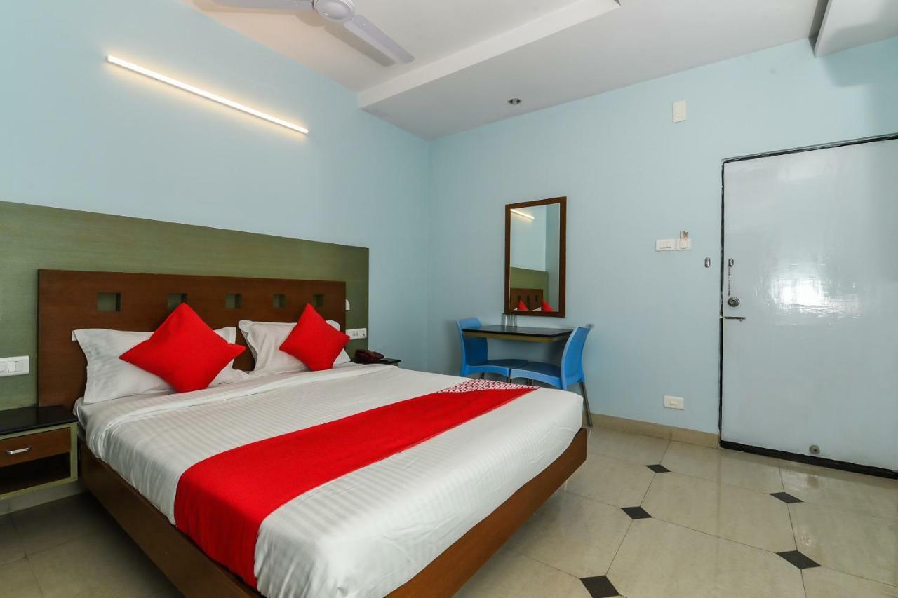 Hotel Balaji Grand Kākināda Zewnętrze zdjęcie