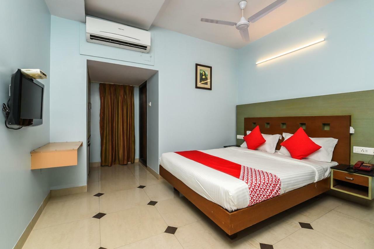 Hotel Balaji Grand Kākināda Zewnętrze zdjęcie
