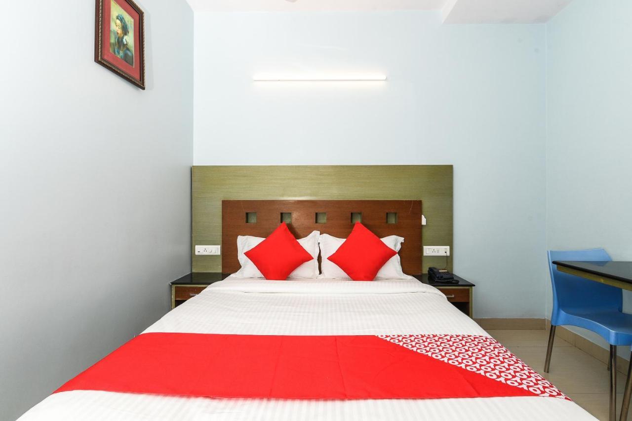 Hotel Balaji Grand Kākināda Zewnętrze zdjęcie